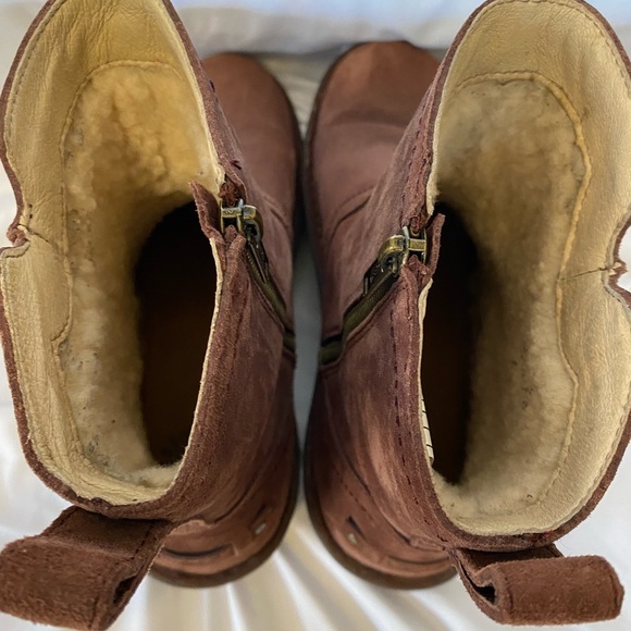 UGG SUEDE NEEVAH ANKLE BOOTS SN 1003421 Brown – size 9 - Picture 11 of 16